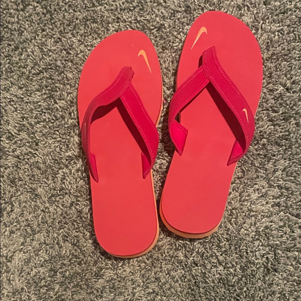Nike coral flip  Flops